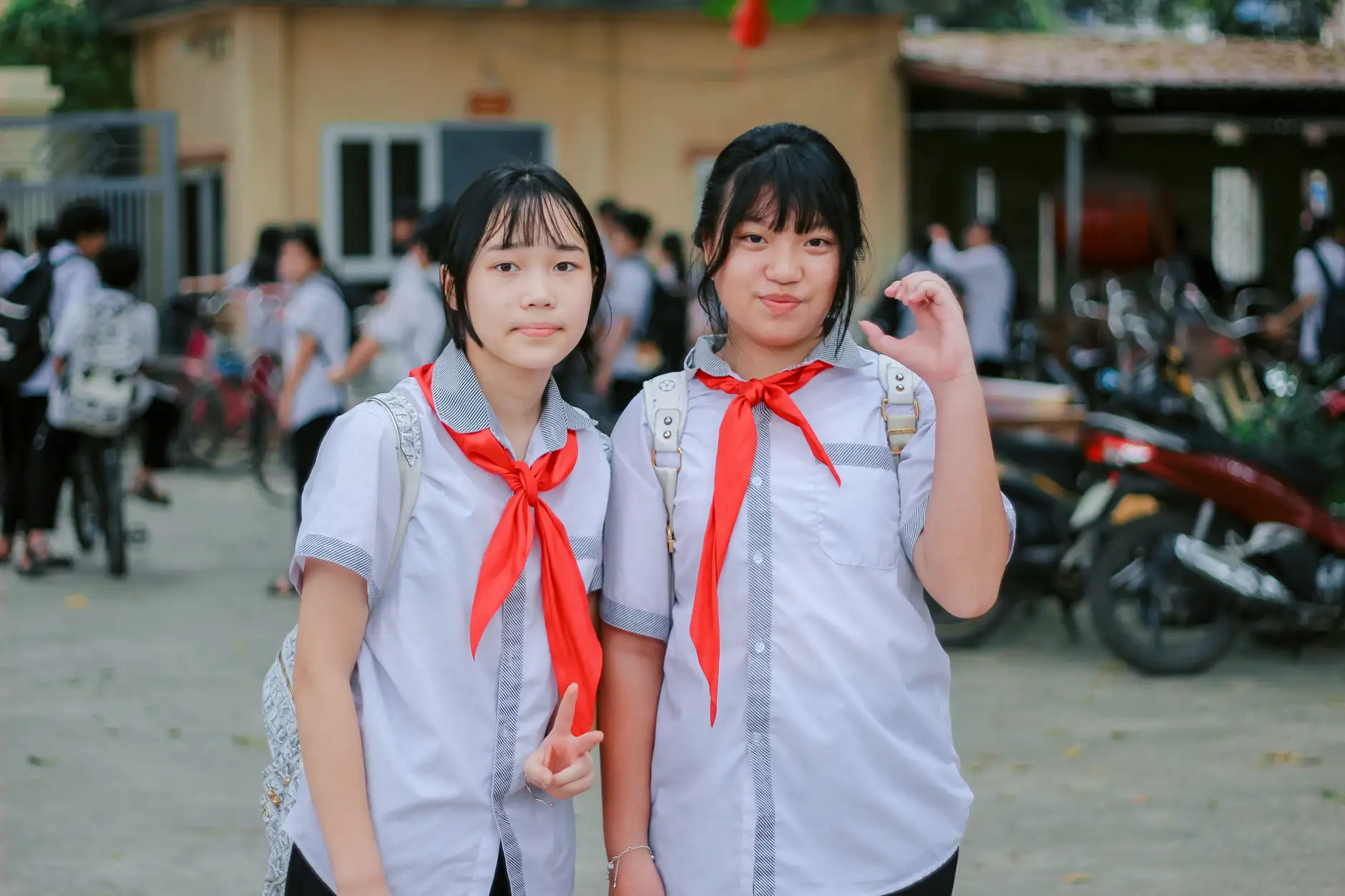光纤布线工程如何兼顾传输性能与后期维护便利性——海南园区网络建设实践解析